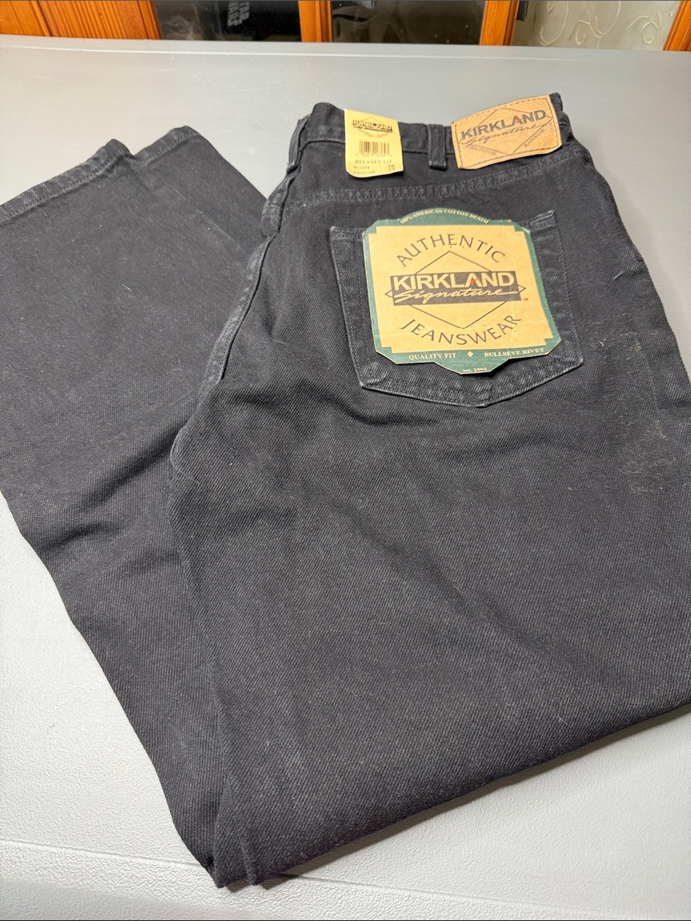 Kirkland Signature Men’s Black Relaxed Fit Jeans. Size: 36x32. NWT